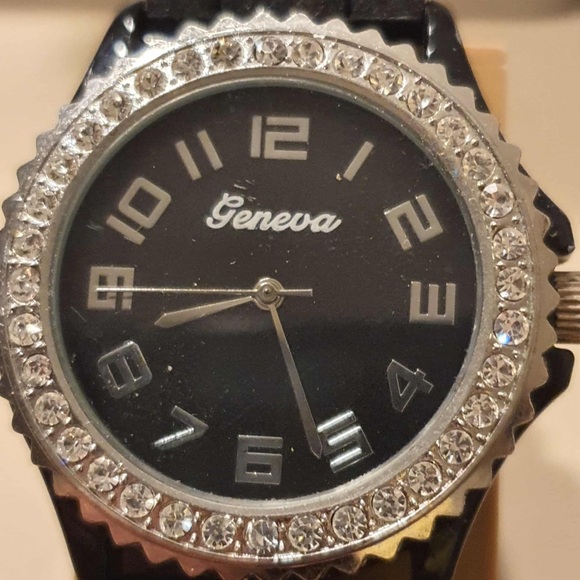🦋10/$20🦋 Geneva Silver/Black Rhinestone Silicone Women's Watch - Picture 1 of 4